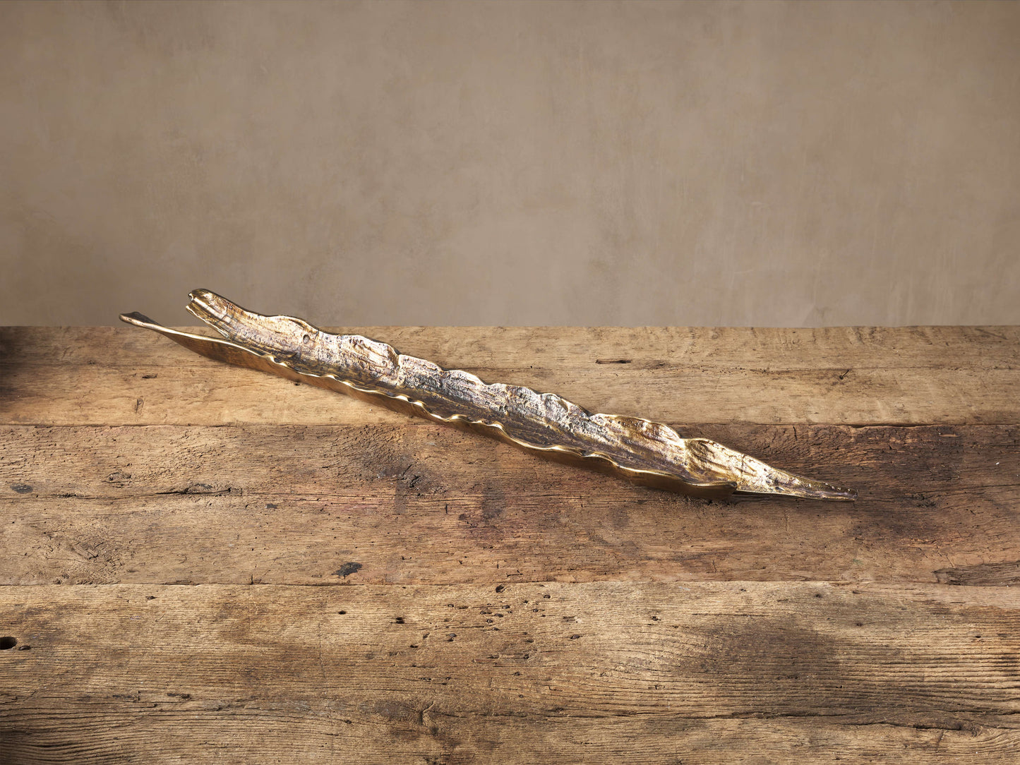 Bark Texture Centerpiece Tray